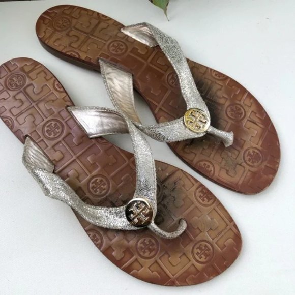 Tory Burch silver with gold tone TB logo women’s sandals size 8.5-9 - Picture 4 of 9